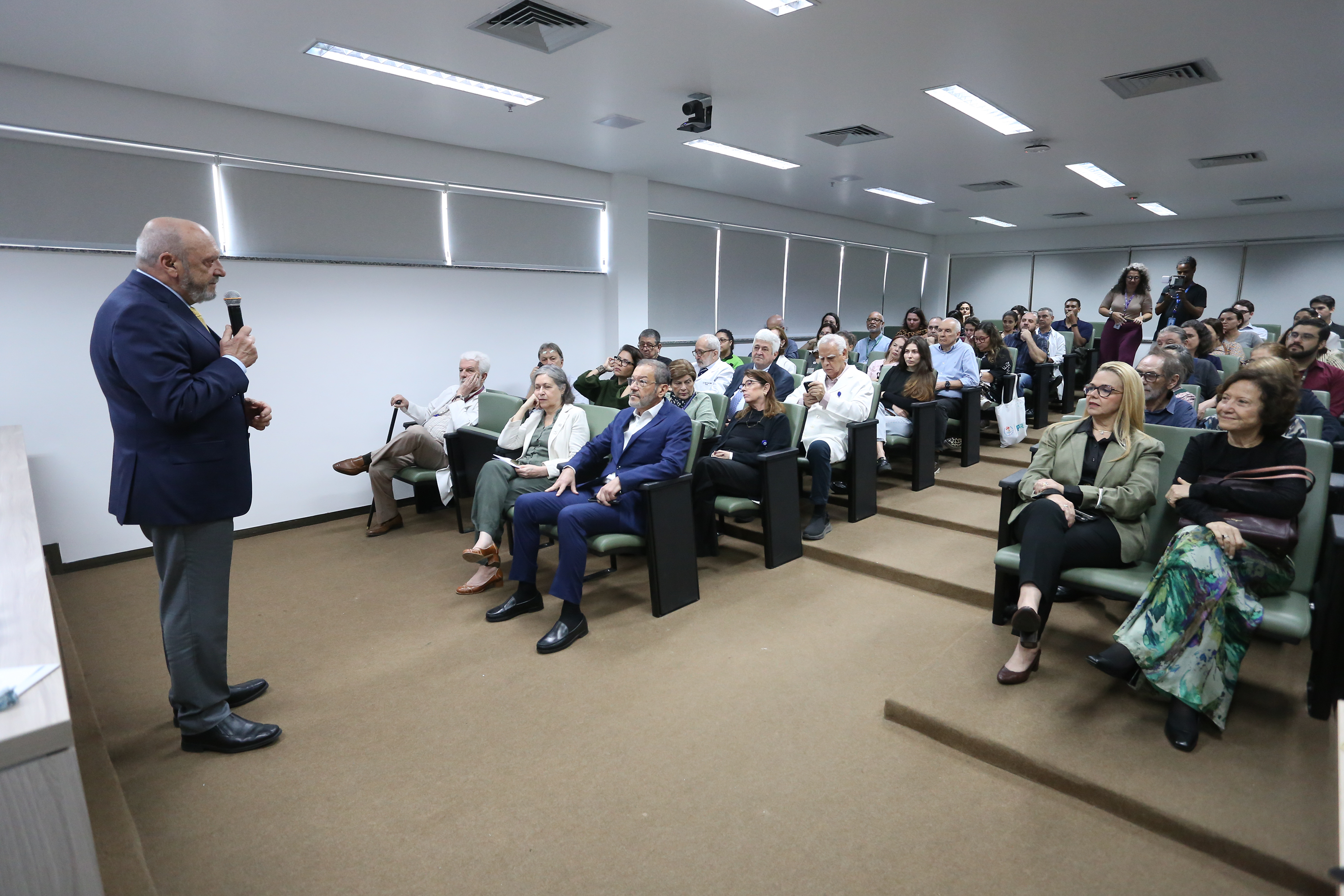 palestra no labirinto do cerebro - dr paulo niemeyer filho 003