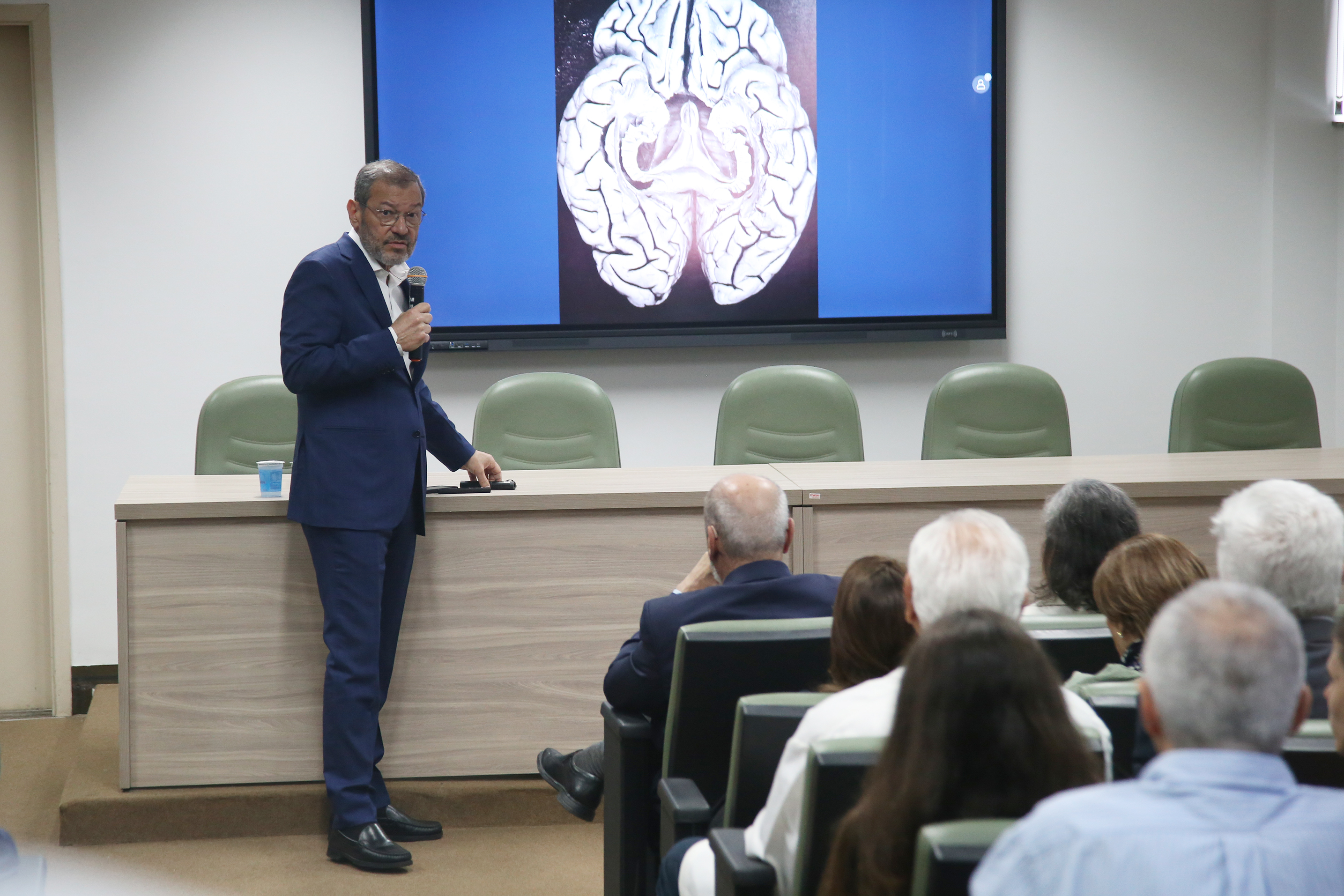 palestra no labirinto do cerebro - dr paulo niemeyer filho 012
