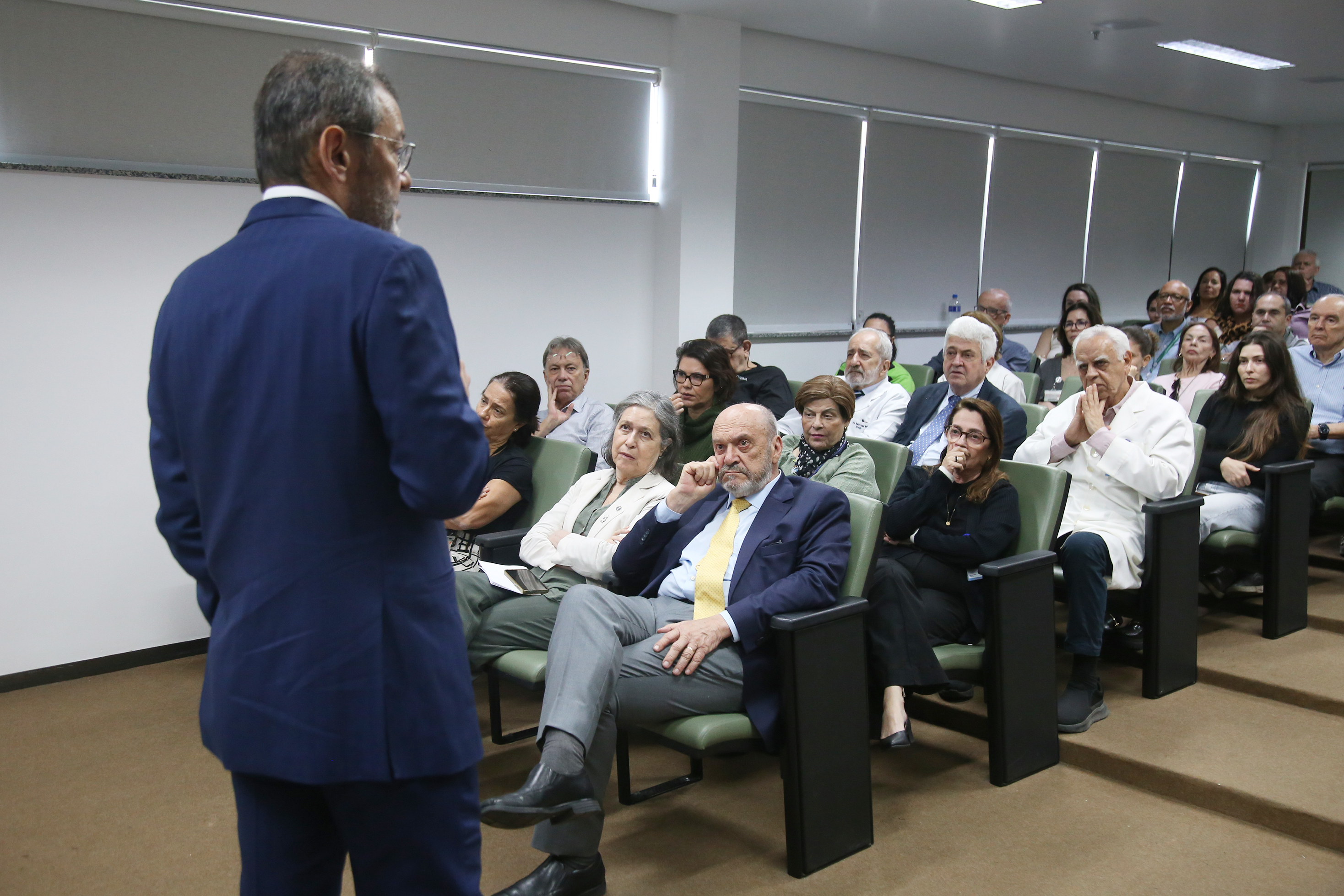 palestra no labirinto do cerebro - dr paulo niemeyer filho 015